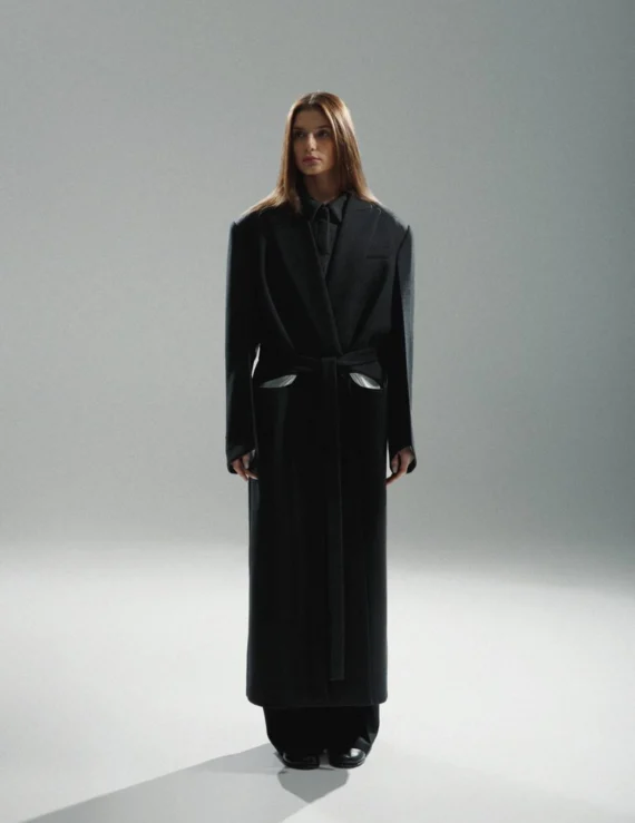 COAT WITH DEEP SET POCKETS