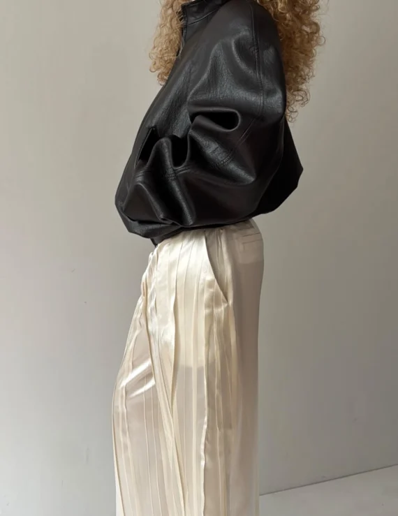 IVORY PANTS WITH PLEATS