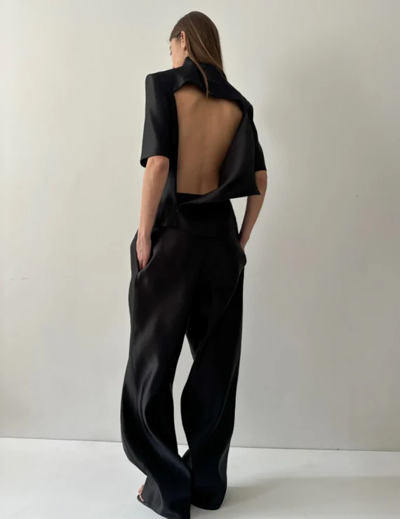 BLACK SILK TOP